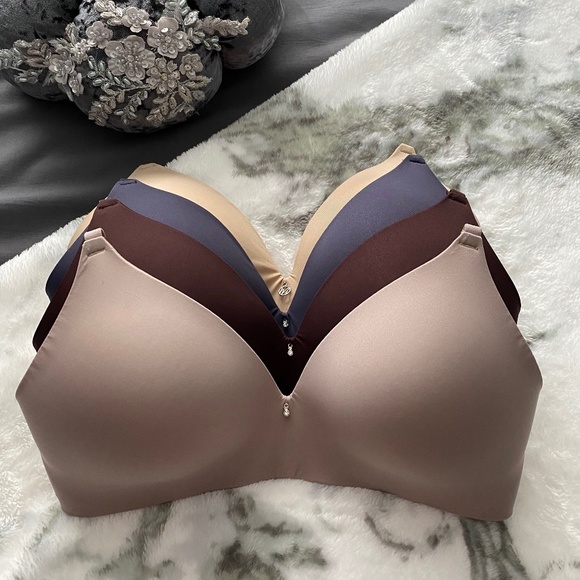 Montelle Intimates Wireless Brassieres, 30E - Picture 1 of 6